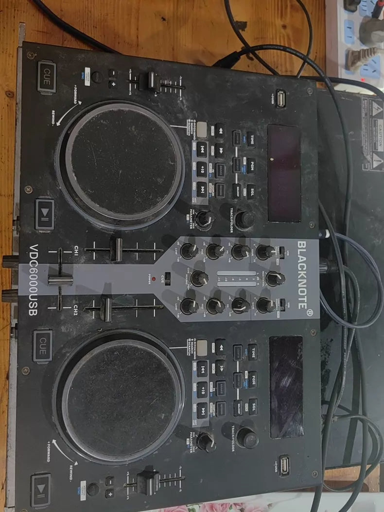 Blacknote VDC6000USB – DJ Player