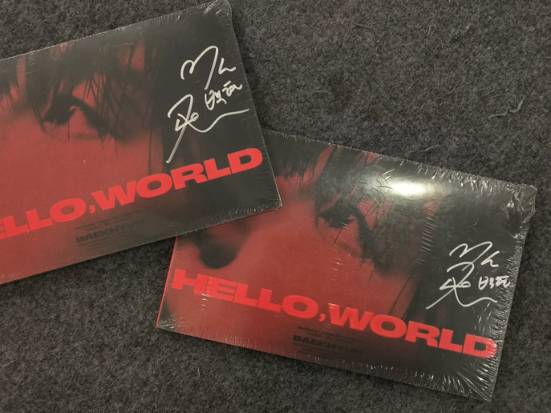 Baekhyun – Hello, World Signed PB Edition CD