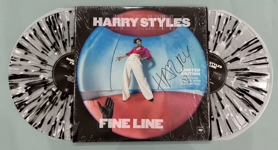 Harry Styles – Fine Line Exclusive Signed Cassette CD Exclusive Colored Vinyl Collection