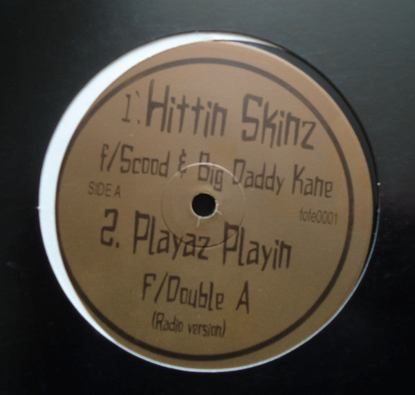 Hittin Skinz Featuring Scood & Big Daddy Kane : Playaz Playin (12")