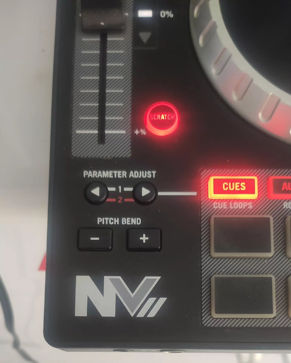 Numark NV II – Controller with Power Adapter and USB Cable – actual item photograph 6