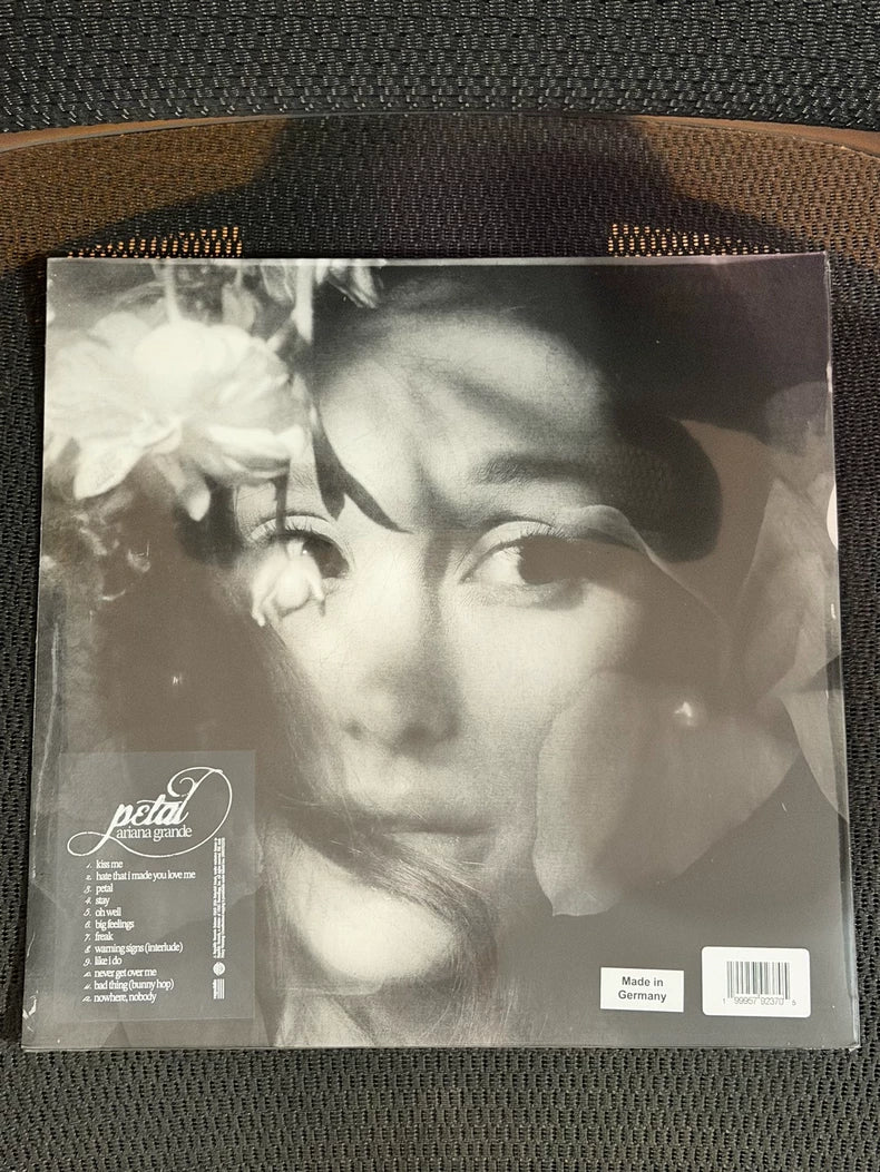 Ariana Grande – Petal – Opalite Vinyl with Lenticular Cover – photo 2