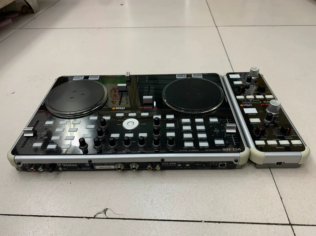 Vestax VCI-300 + VFX-1 – DJ Controller and Effects Unit – actual item photograph 5