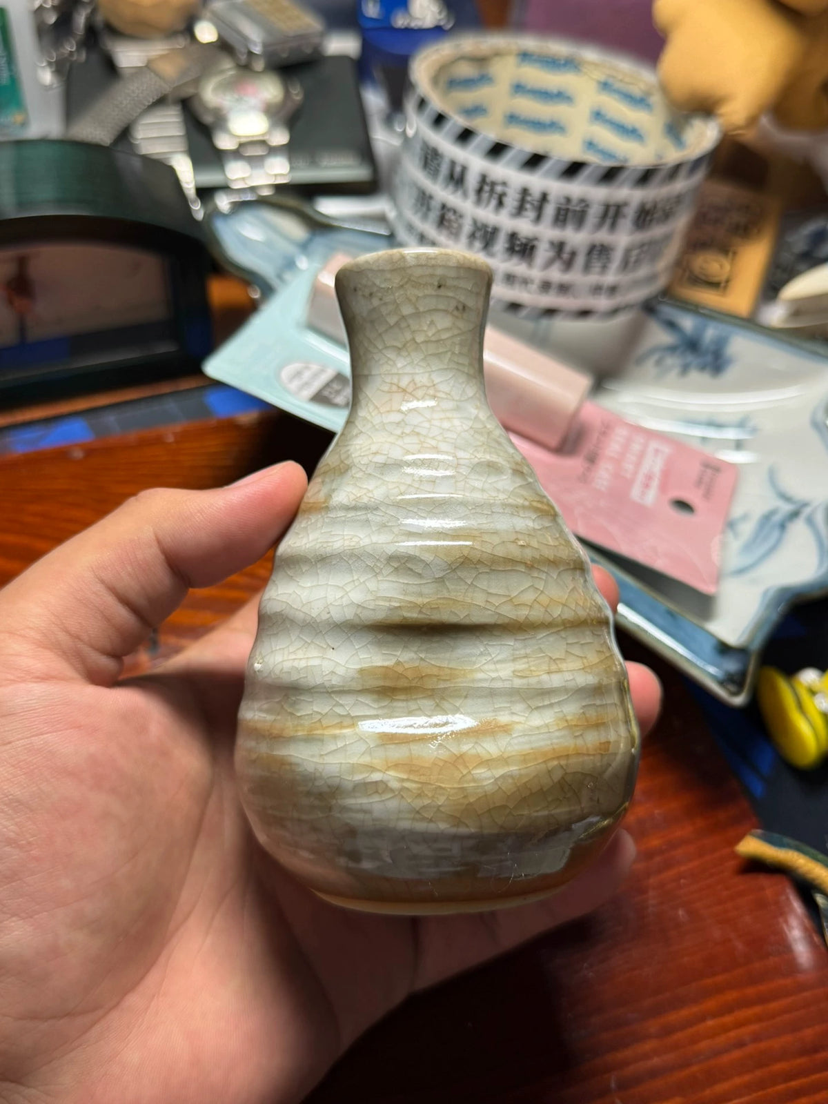 Blue Floral Crackle-Glaze Tokkuri Vase 3