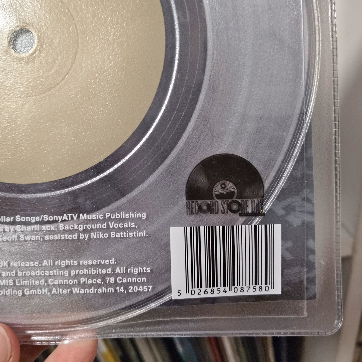 Charli xcx – party 4 u – RSD 2026 Clear Vinyl 7-inch (LP) — photo 7