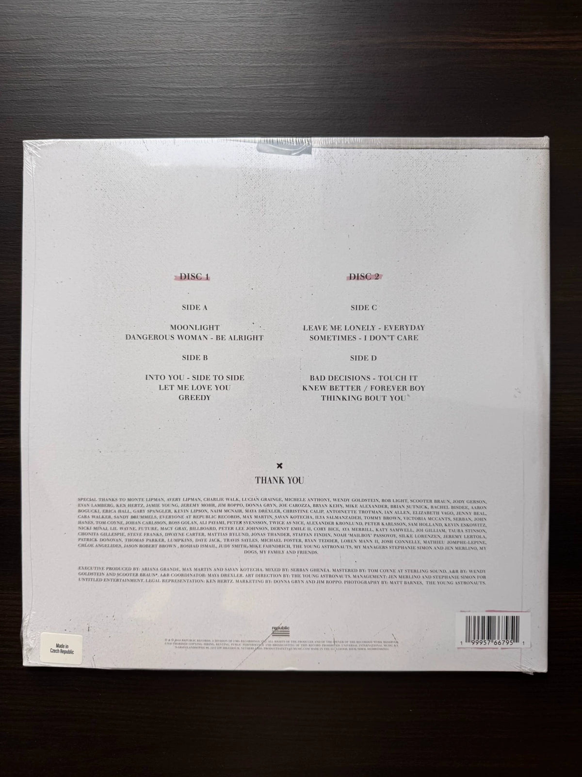 Ariana Grande – Dangerous Woman (Tour Exclusive Milky Black Marble 2LP, Sealed)