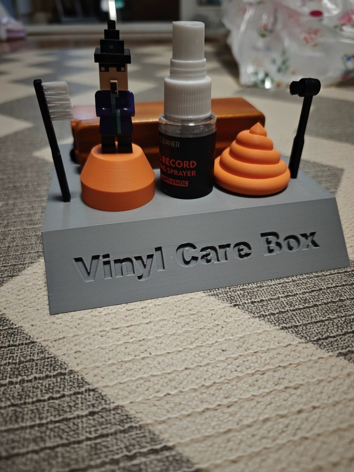 Turntable accessory organizer
