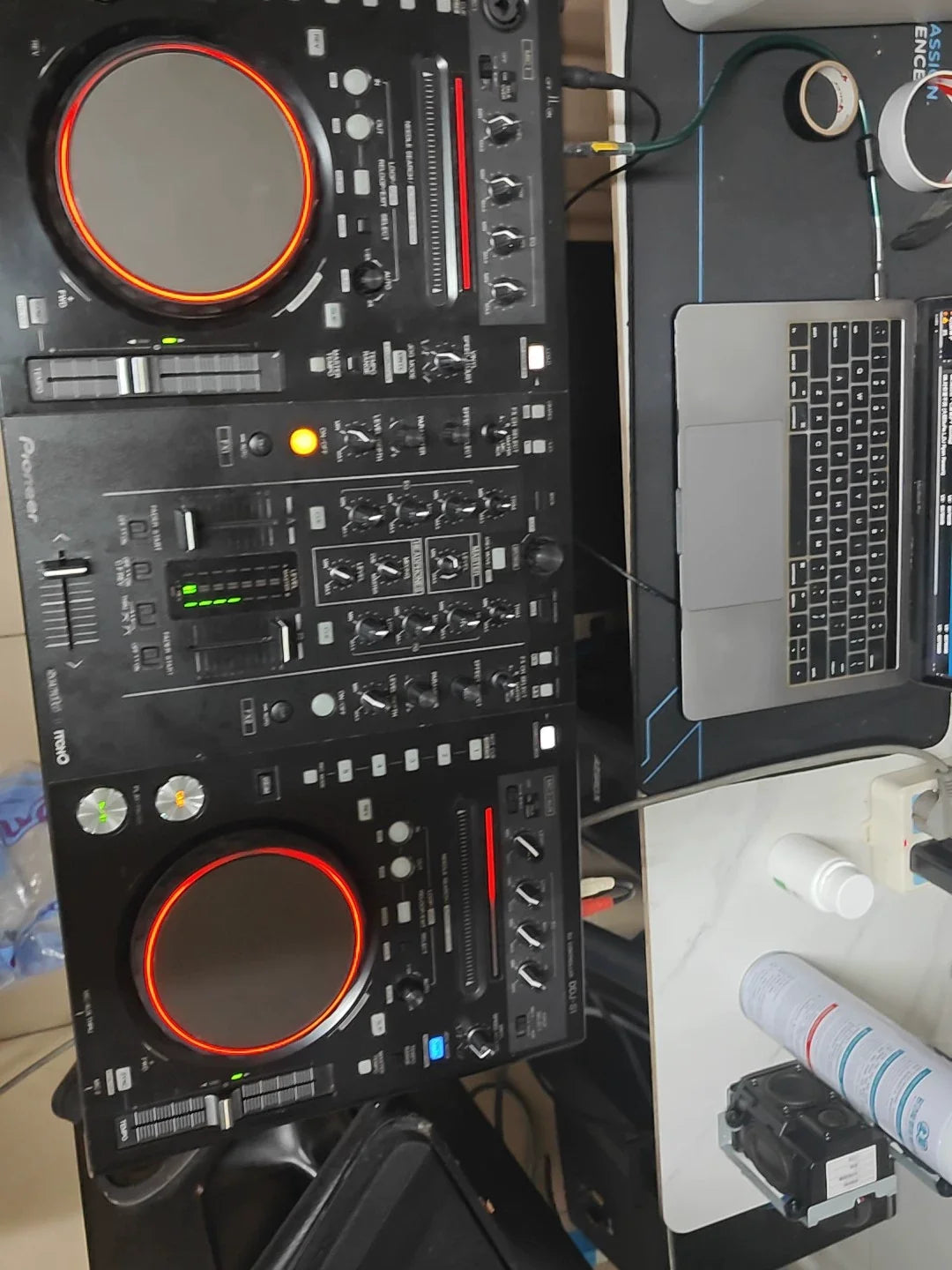 Pioneer DDJ-S1 DJ Controller