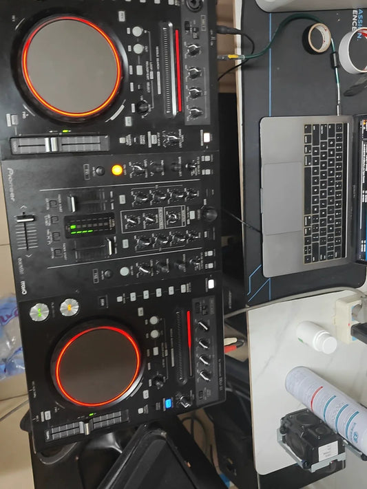 Pioneer DDJ-S1 DJ Controller