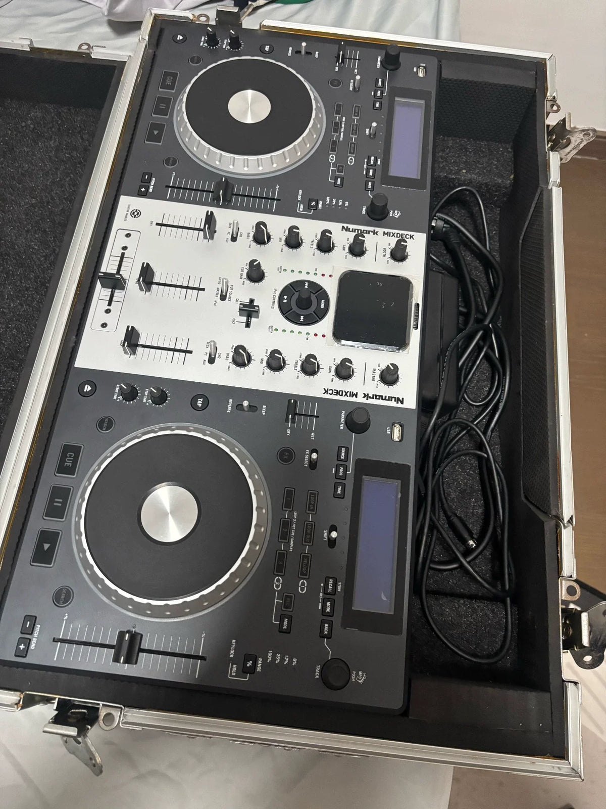 Numark Mixdeck DJ System with Flight Case