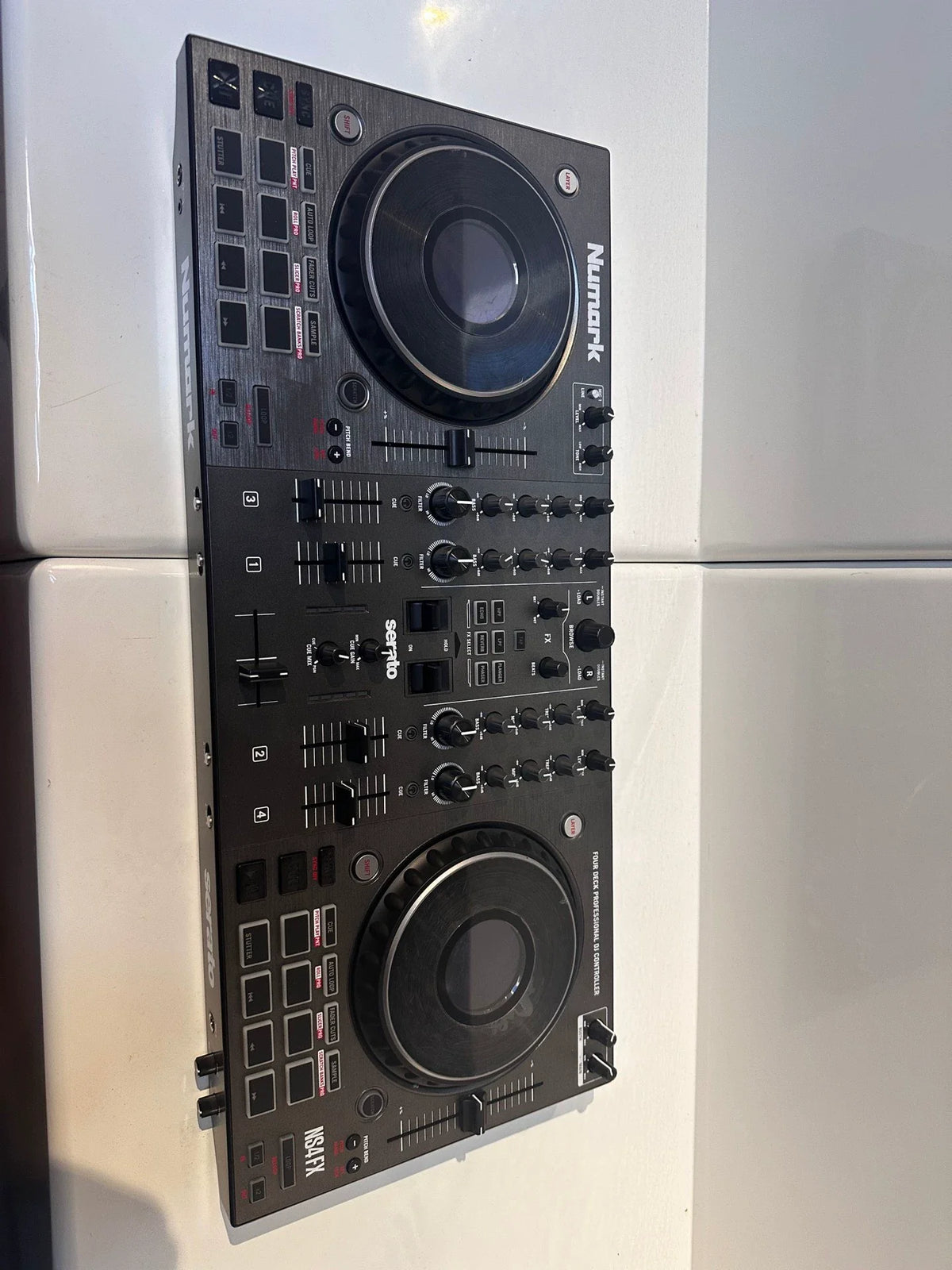 Numark NS4FX DJ Controller