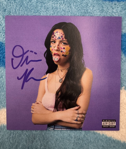 Olivia Rodrigo - SOUR Signed Art Card (Limited Edition, Blue Ink)