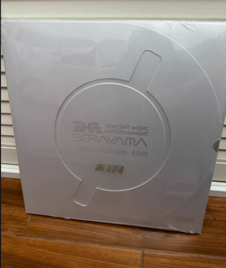 劉雨昕 – XANADU Tencent Music × Sorayama Limited Edition Vinyl