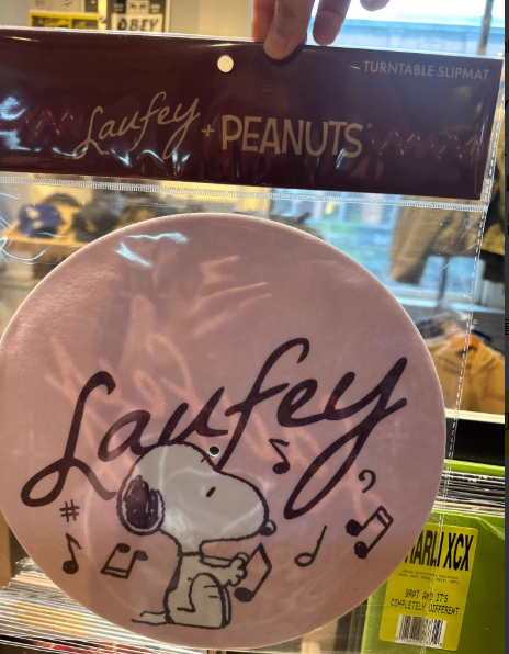 Laufey x Peanuts Turntable Slipmat Set