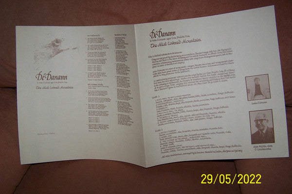 Dé Danann* : The Mist Covered Mountain (LP, Album)