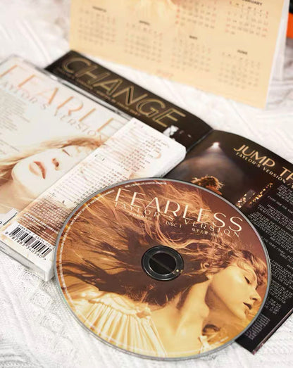 Taylor Swift = Taylor Swift : Fearless (Taylor's Version) = 放手去爱（重录版） (2xCD, Album)