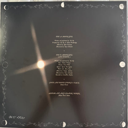 Ha Vay : Moon Girl (7", Shape, Single, Num, Pic)