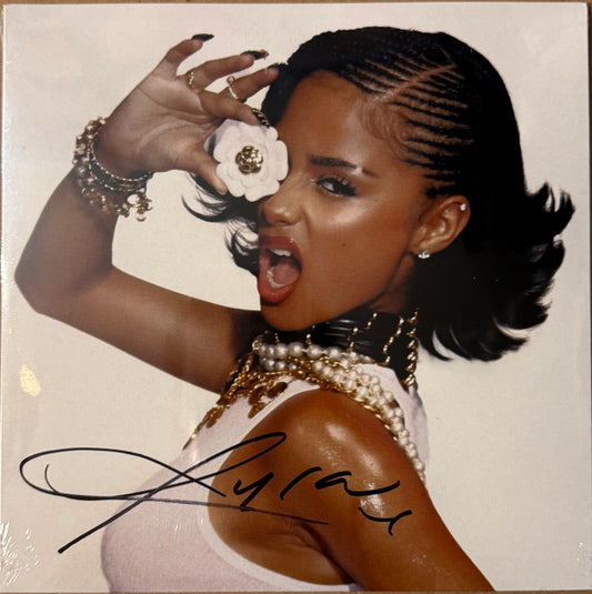 Tyla (6) : Chanel (7", Single, Ltd, Cle)