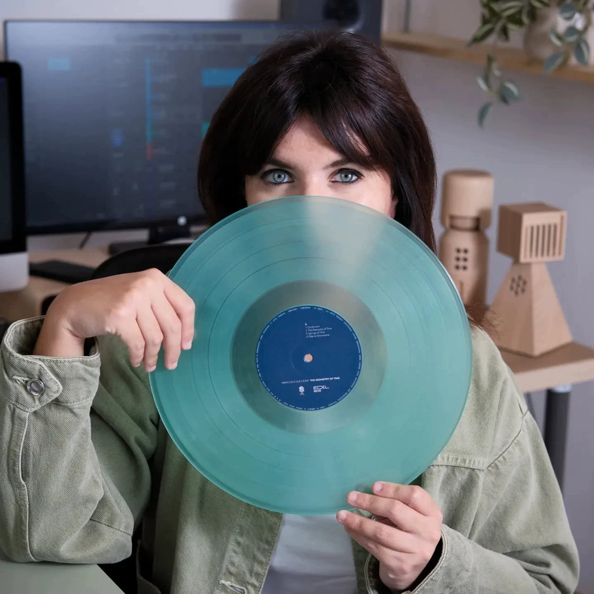 Francesca Guccione – The Geometry of Time – Green Vinyl LP — product detail 7
