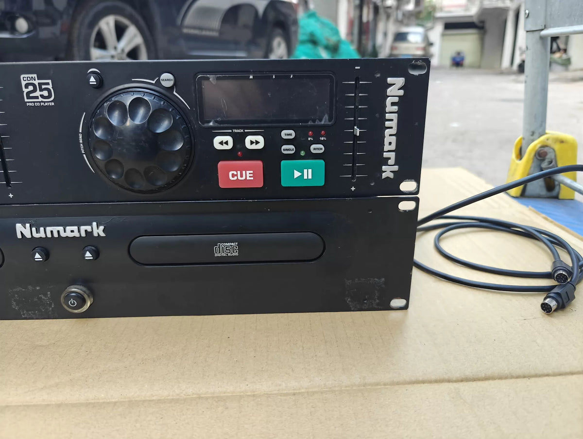Numark CDN25 – Dual CD Player & Controller – actual item photograph 3
