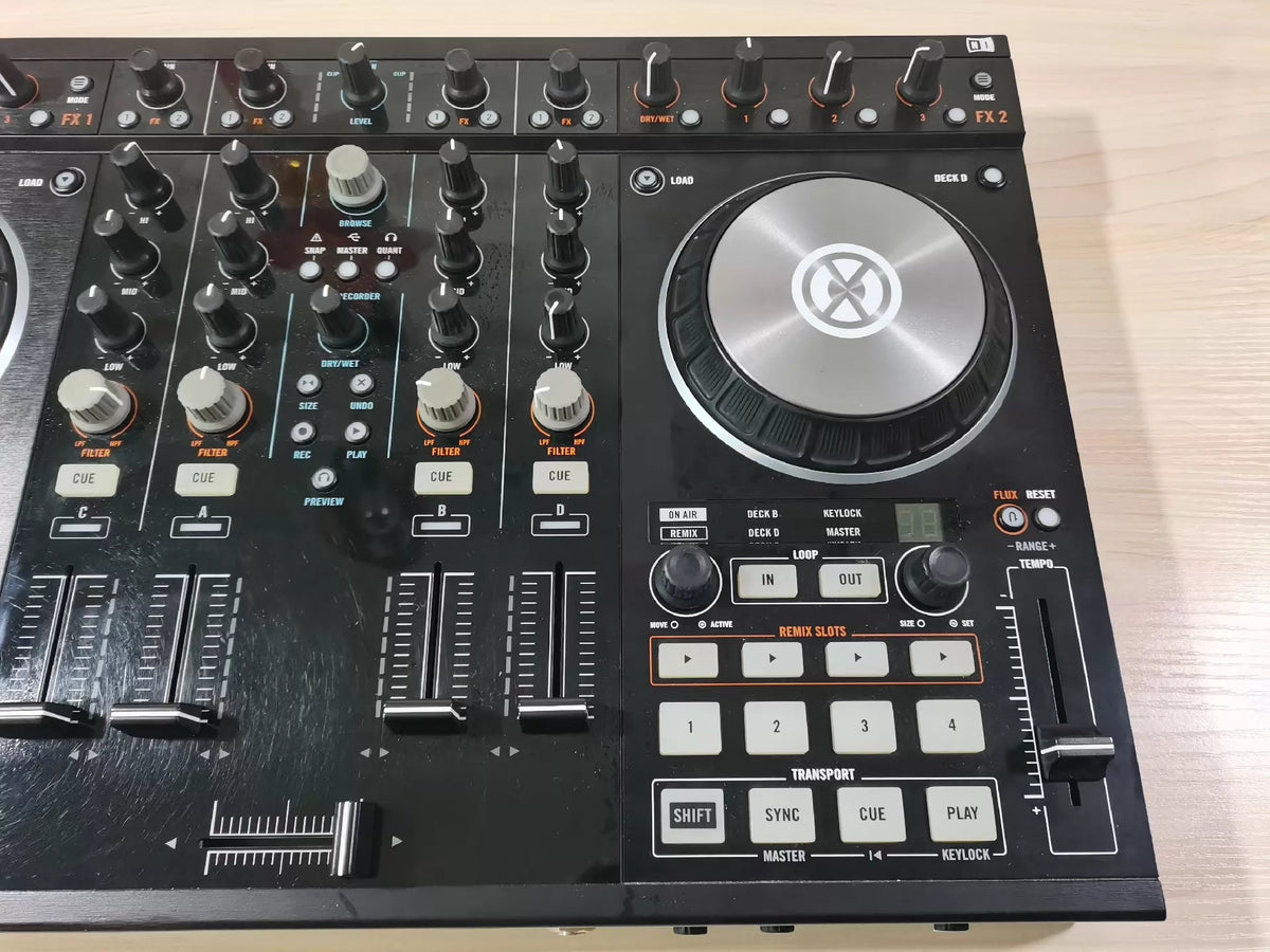 Native Instruments Traktor Kontrol S4 MK2 – Controller with BUBM Bag – actual item photograph 3