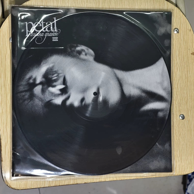 Ariana Grande – Petal – Picture Disc