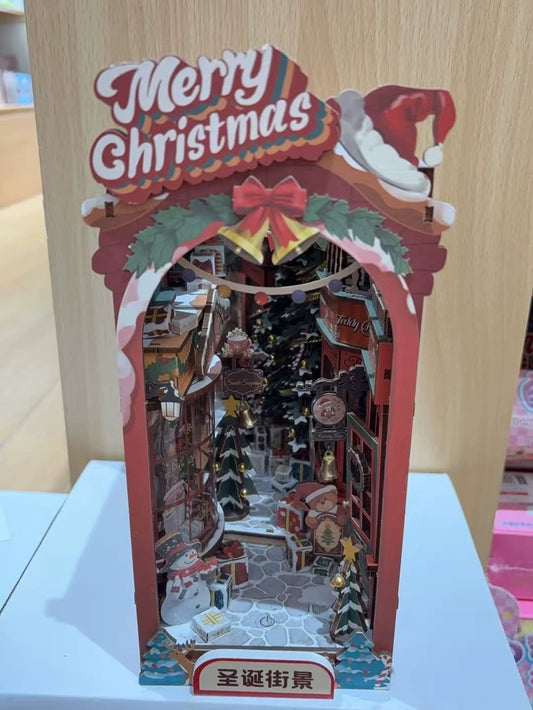 Rolife – Christmas Street Wooden Book Nook – Assembled