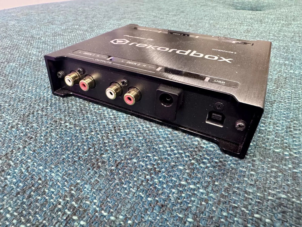Pioneer DJ INTERFACE 2 – USB Audio Interface with Bag – detail 2