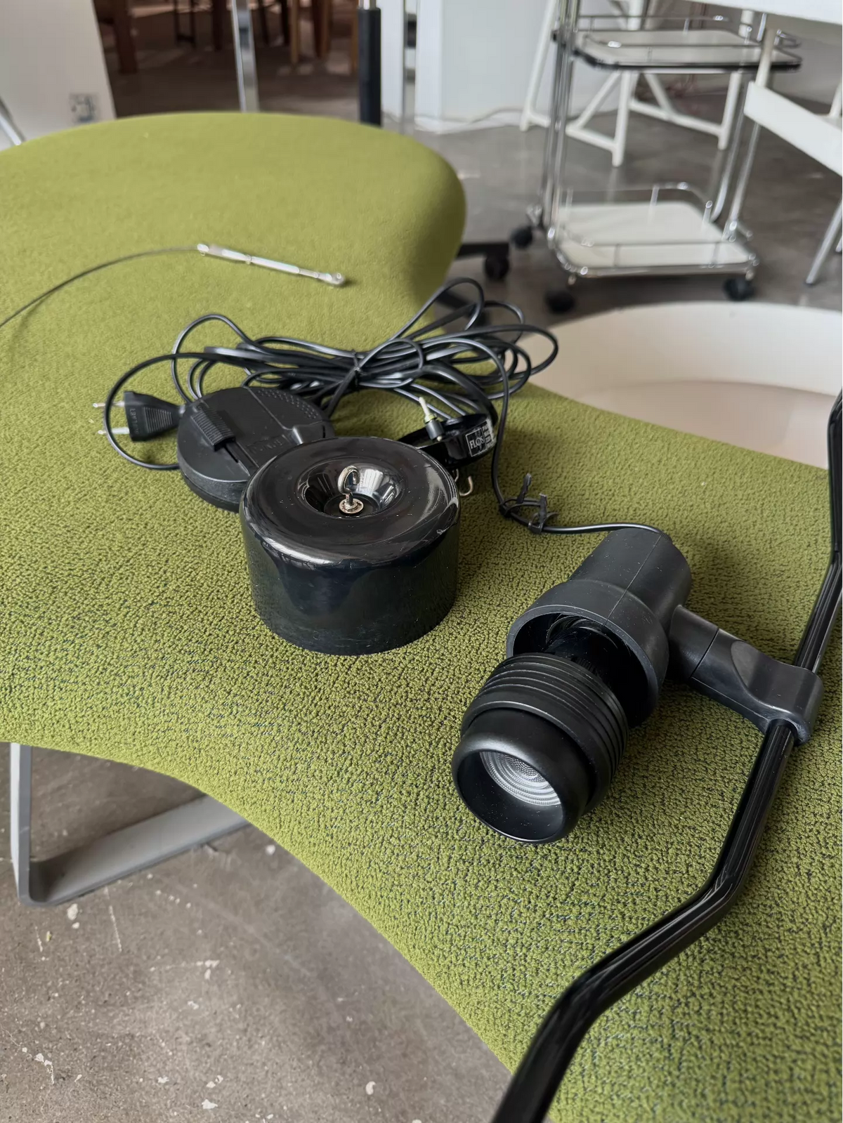 Flos Parentesi Dimmable Floor Lamp – Black — original seller image 3