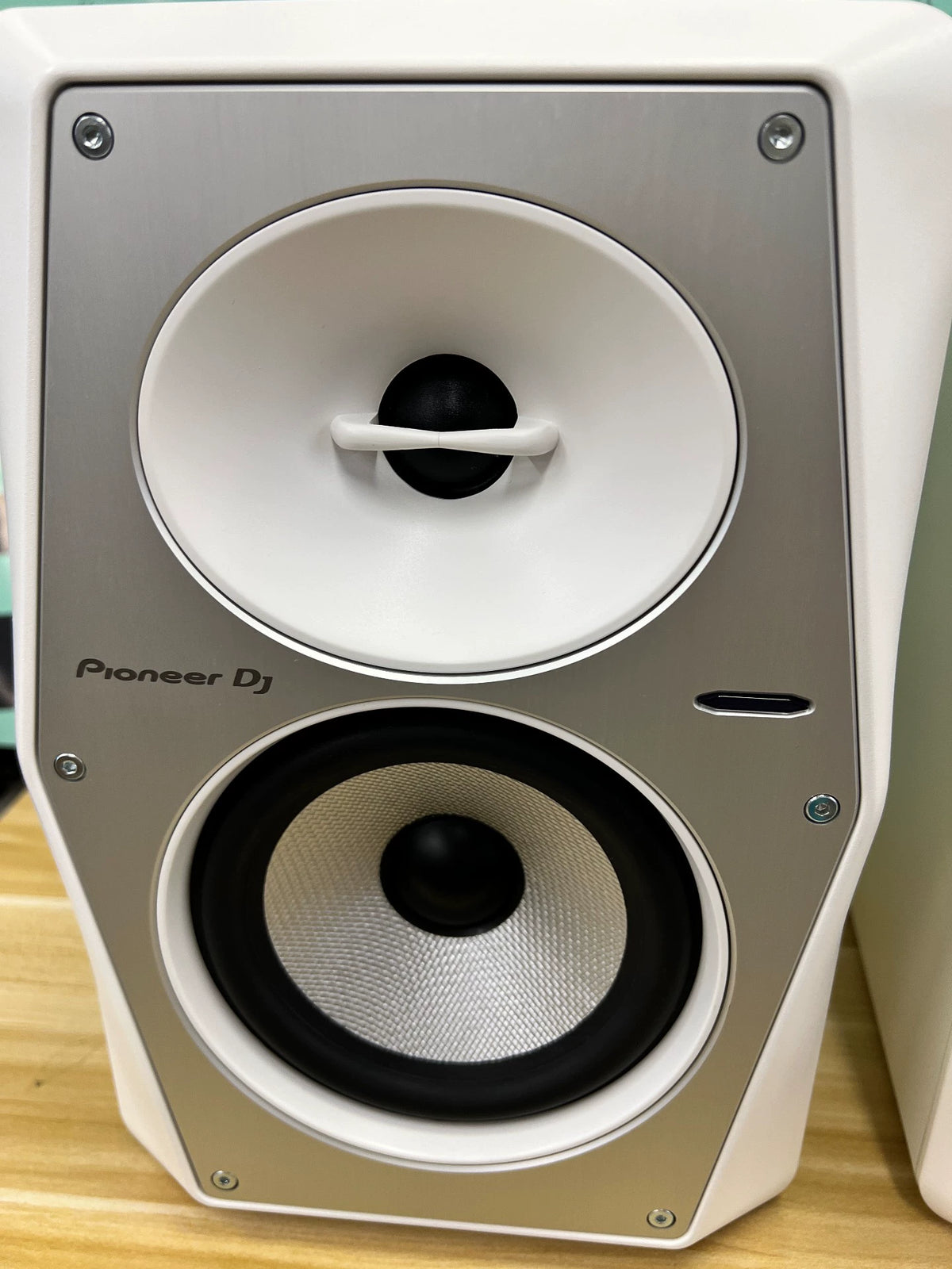 Pioneer DJ VM-50-W – White Active Monitor Pair, 220V – detail 3