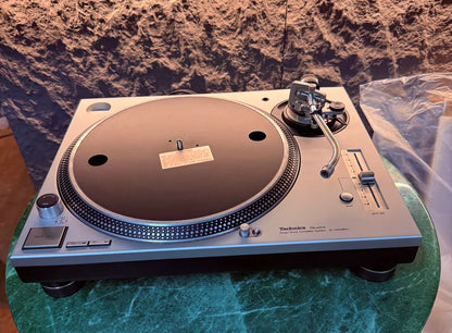 Technics SL-1200MK5 DJ Turntable with Slipmat – product view