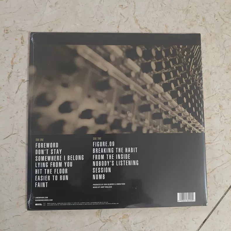 Linkin Park – Meteora, Translucent Gold and Red Splatter Vinyl (LP) – source photograph 1