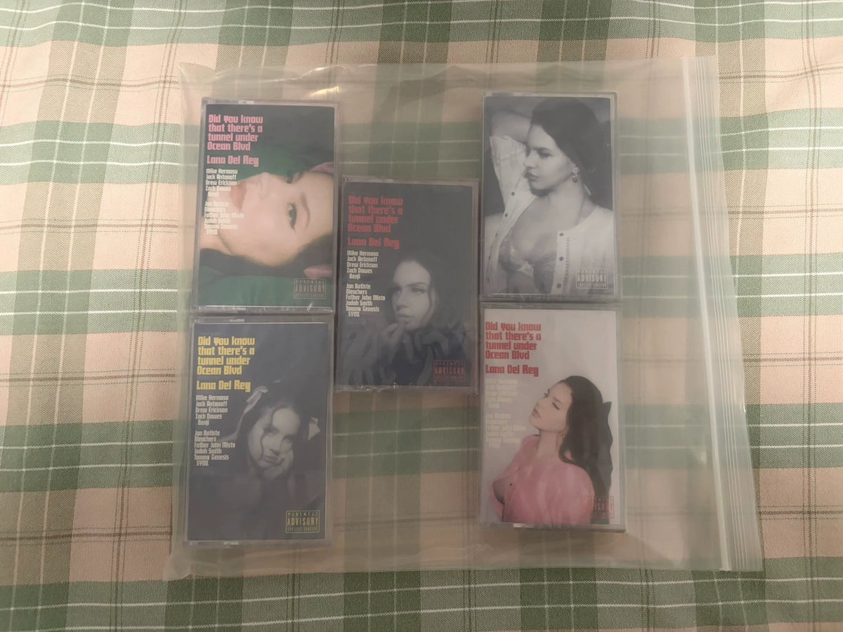 Lana Del Rey – Did You Know That There's a Tunnel Under Ocean Blvd, Five-Cassette Set – photo 3