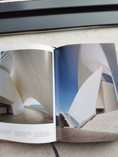 Contemporary Concrete Buildings – 100 Landmark Projects TASCHEN Book — detail 9