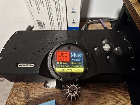 Chord DAVE DAC – Black – source photograph 3
