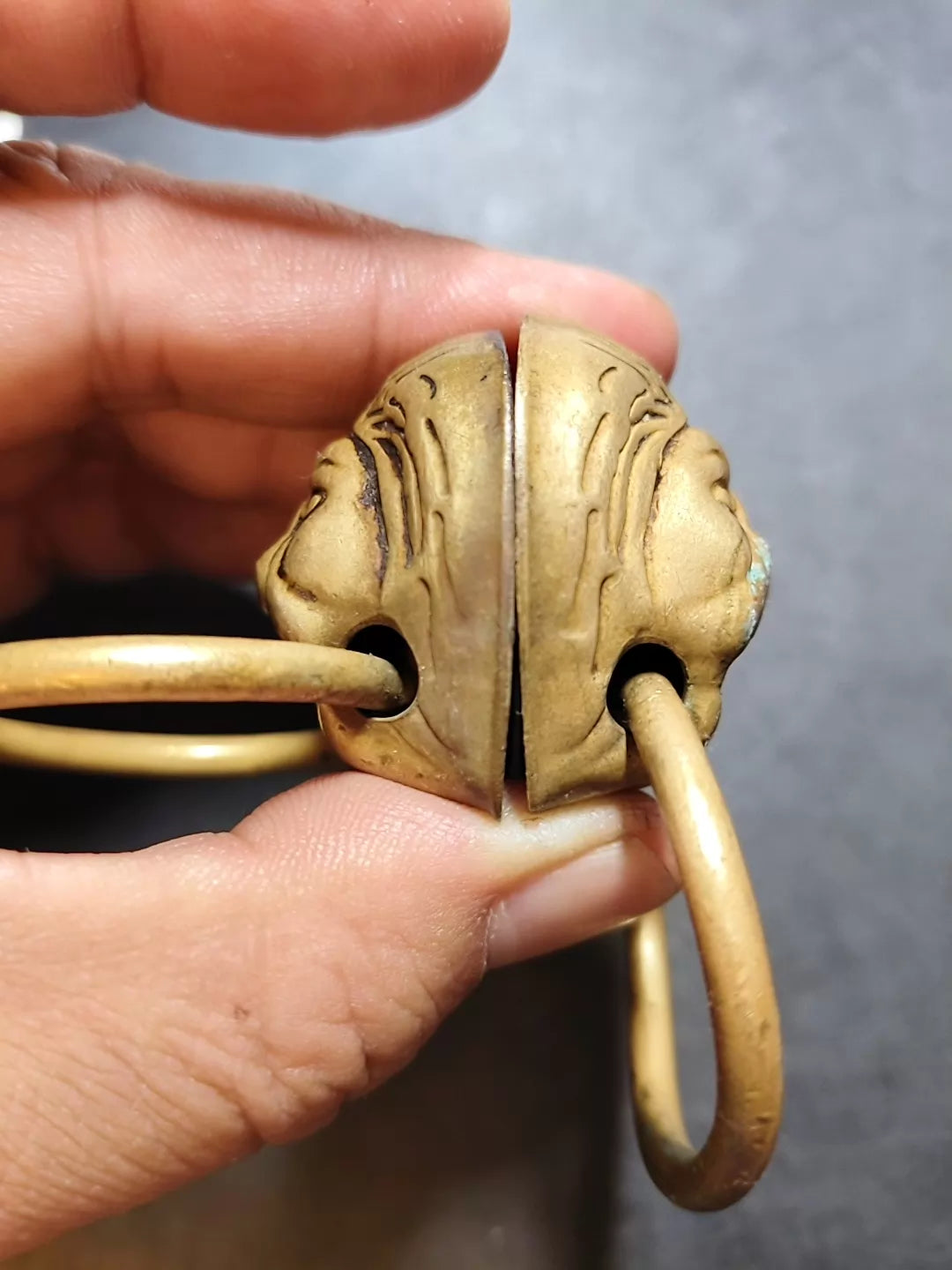 Pair of Brass Lion-Head Ring Pulls, 7 cm – source photo 7