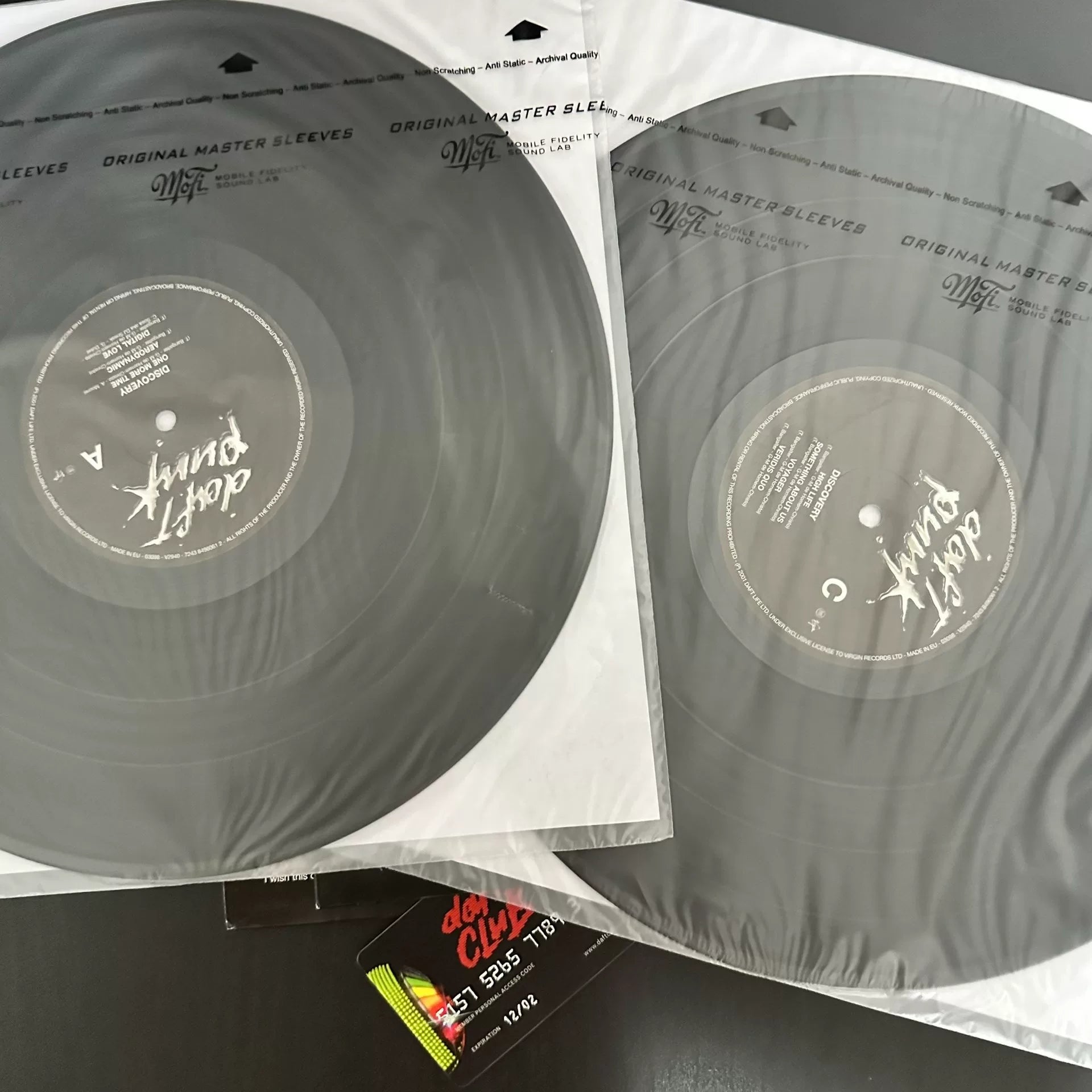 Daft Punk – Discovery 2001 European First-Press Vinyl 2LP