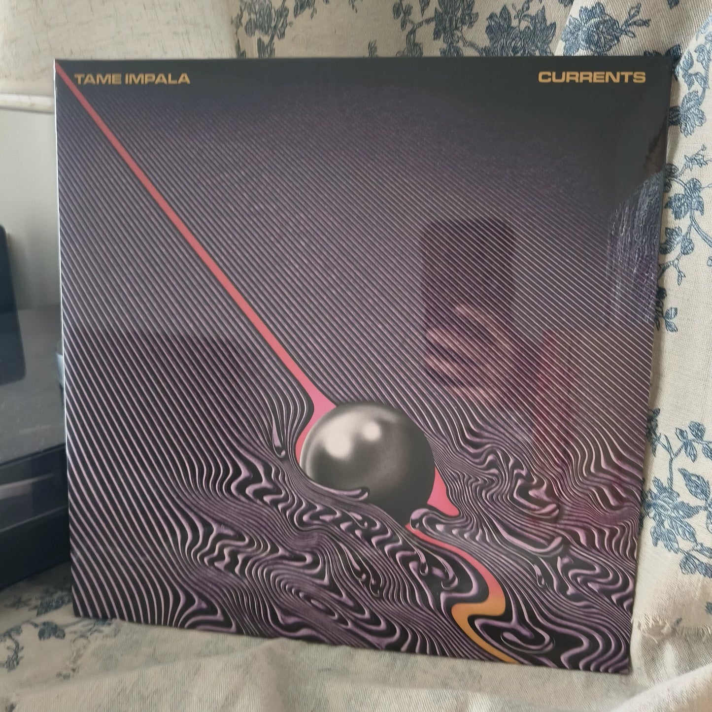 Tame Impala – Currents – Vinyl (2LP) — photo 3