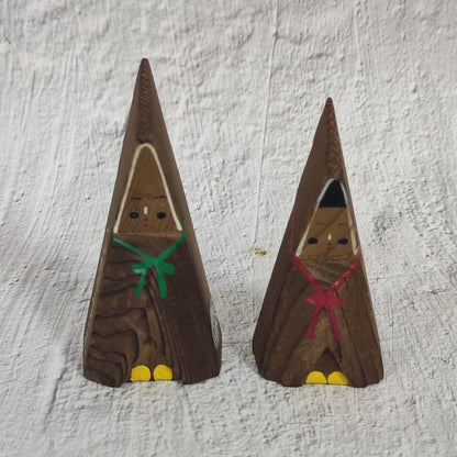 Pair of Triangular Wooden Couple Kokeshi – source photo 1