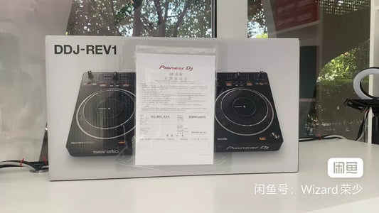 Pioneer DJ DDJ-REV1 DJ Controller – source photograph 1