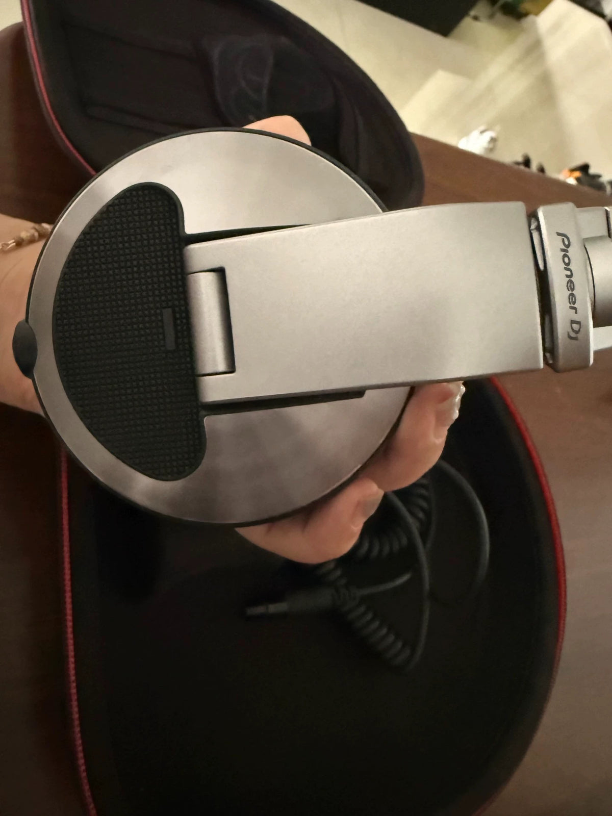 Pioneer DJ HDJ-X10-S – Silver DJ Headphones, Open Box – detail 4