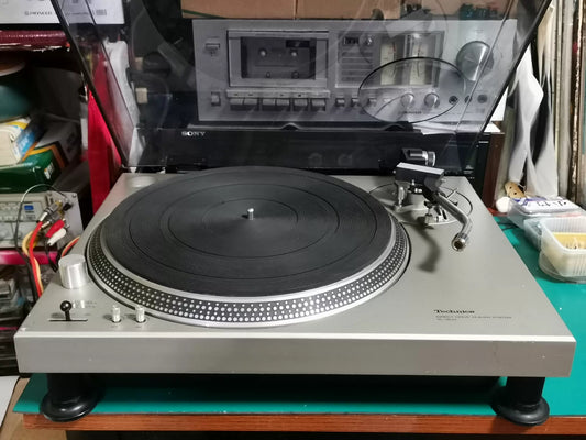 Technics SL-1200 – Original Vintage Turntable, 100V