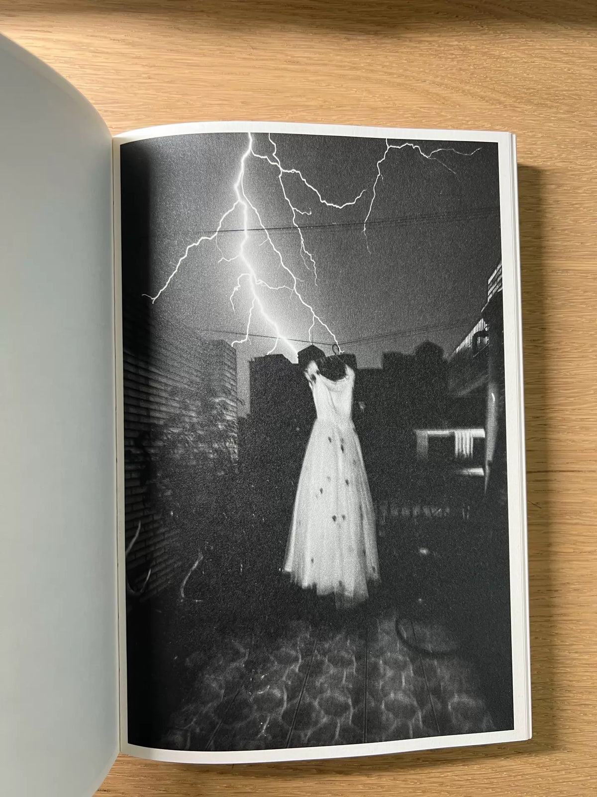 Feng Li – Good Night – Photography Book — product detail 7