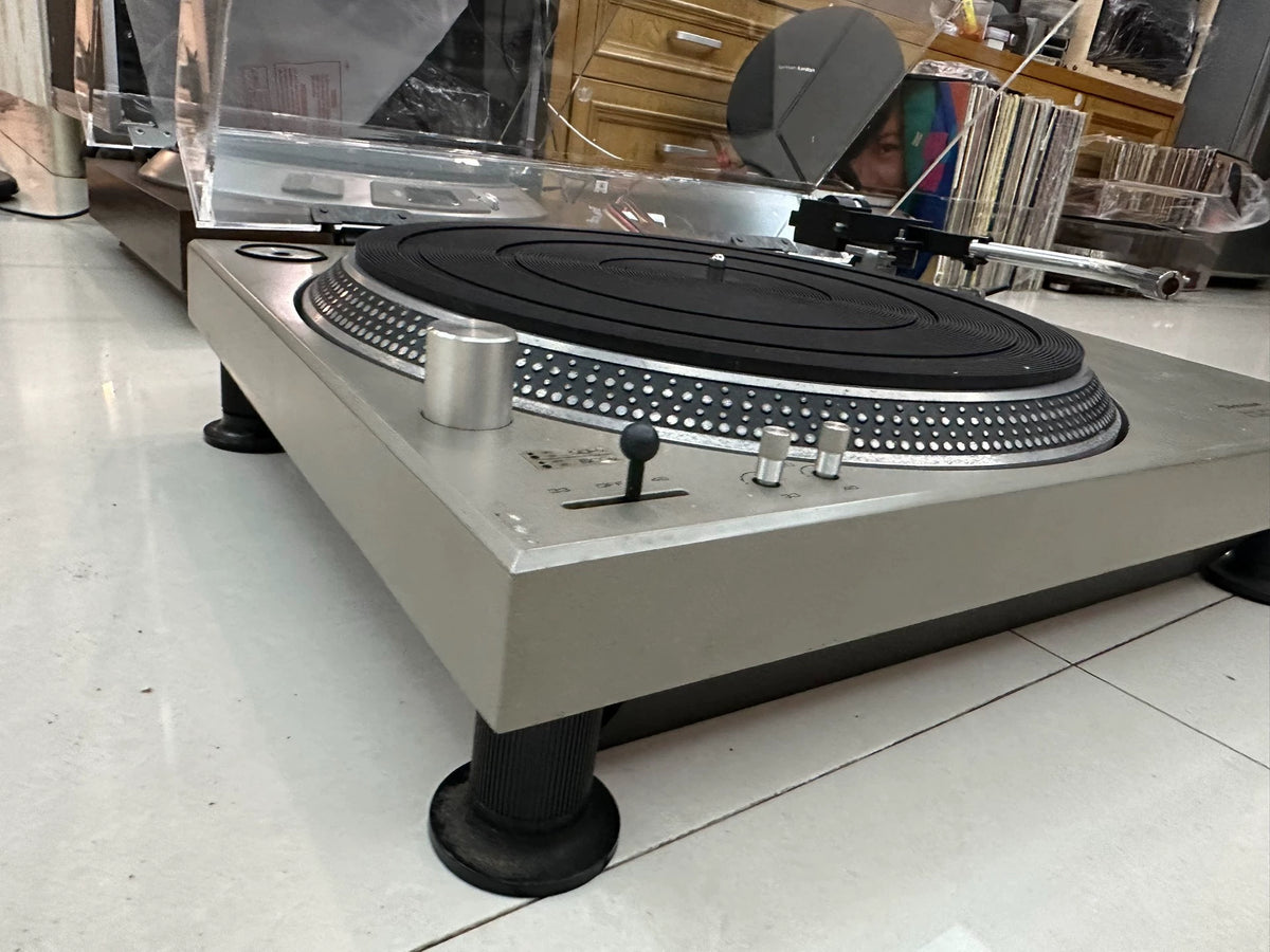 Technics SL-1200 – Vintage Silver Turntable, 100V – detail 4