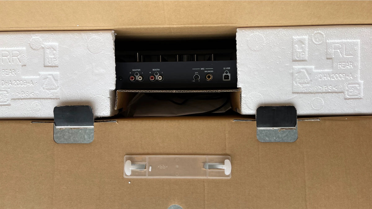 Pioneer DJ DDJ-FLX6 – Boxed Controller with TOWERWAY Case – actual item photograph 2