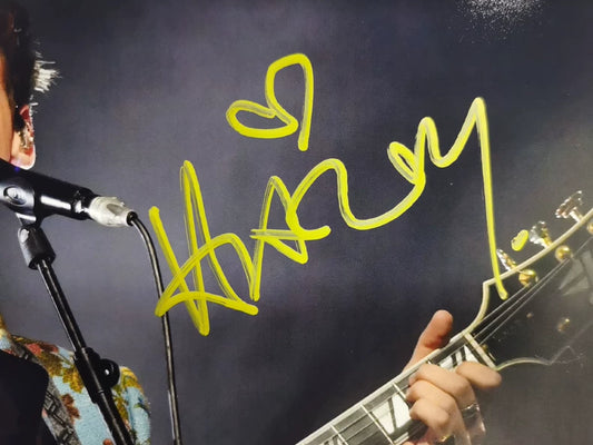 Harry Styles – Signed 8×10 Photo with Beckett COA