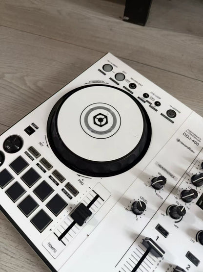 Pioneer DJ DDJ-400 with White Decorative Skin – Used – actual item photograph 5