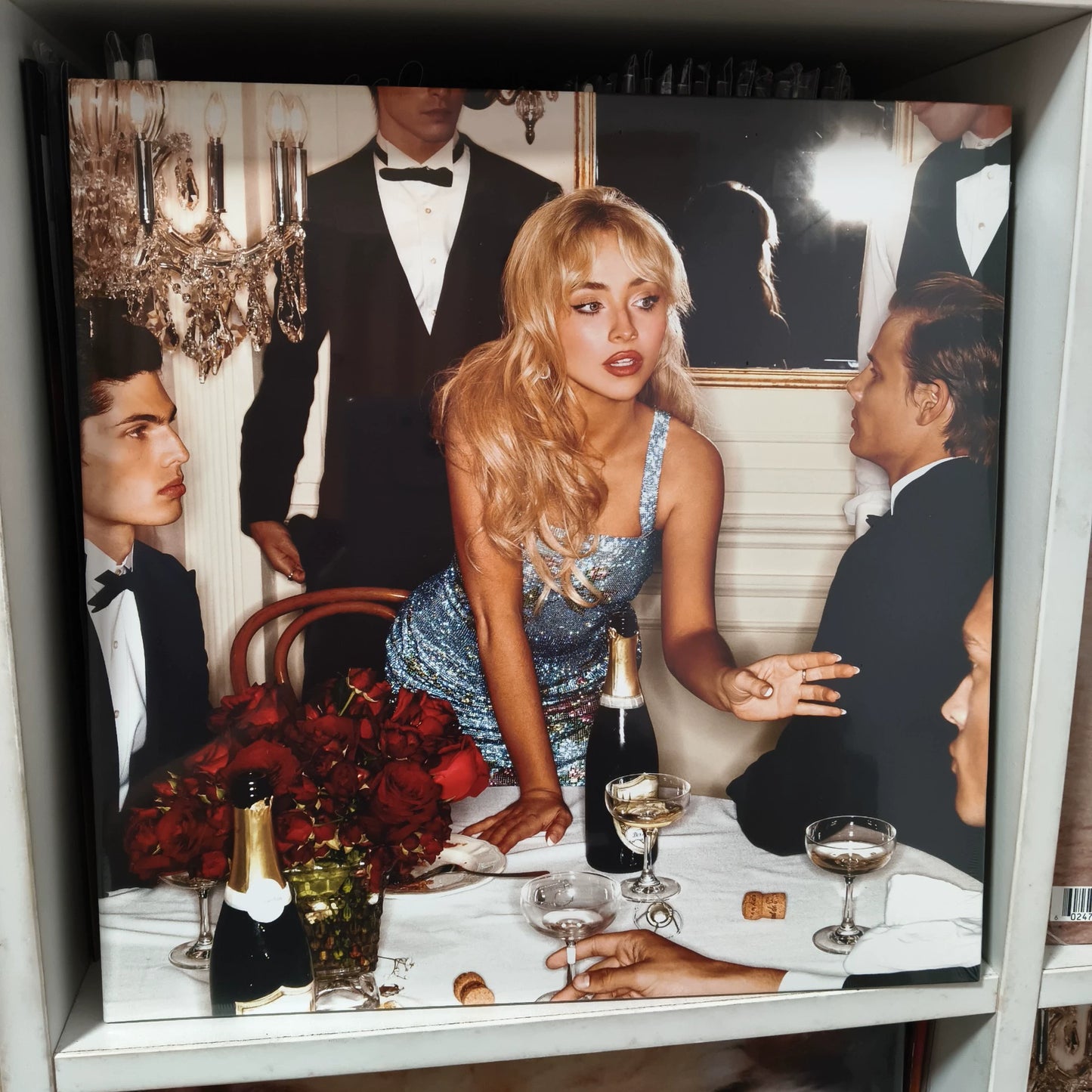 Sabrina Carpenter – Man’s Best Friend – Burgundy Bonus-Track Vinyl (LP) — photo 2