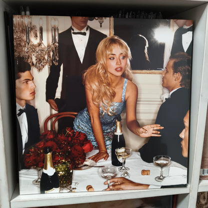 Sabrina Carpenter – Man’s Best Friend – Burgundy Bonus-Track Vinyl (LP) — photo 2
