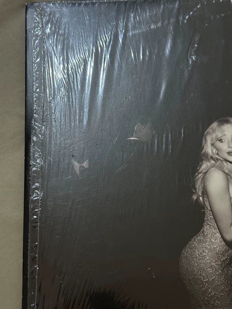 Sabrina Carpenter – Man’s Best Friend Black & White Vinyl LP — detail 4